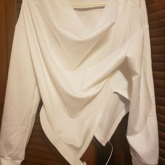 BEAUTIFUL TOPS 😍 - Picture 5 of 6